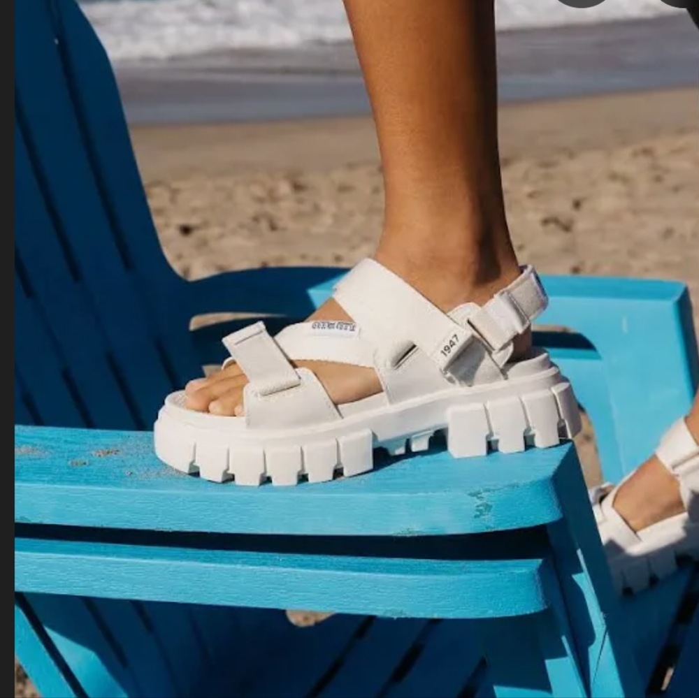 Palladium Pink Sandals for Everyday Comfort